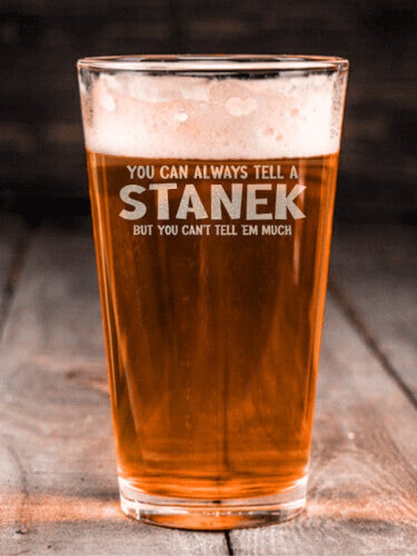 Can't Tell 'Em Much : Pint Glasses - Engraved
