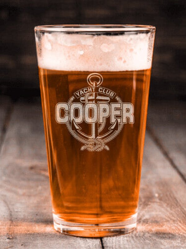 Classic Yacht Club : Pint Glasses - Engraved