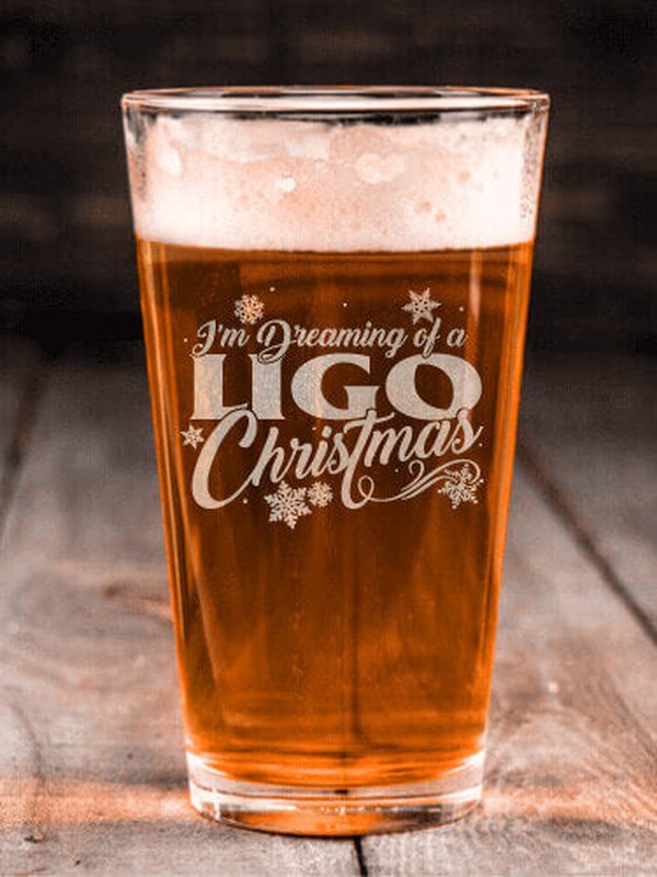 Dreaming Of Christmas : Pint Glasses - Engraved